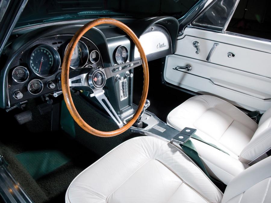  Chevrolet Corvette Stingray Convertible 1965 года  (фото 19 из 28)